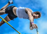 Renaud Lavillenie, saut inaugural des Journées Olympiques Paris 2017 © Laurence Masson (8)